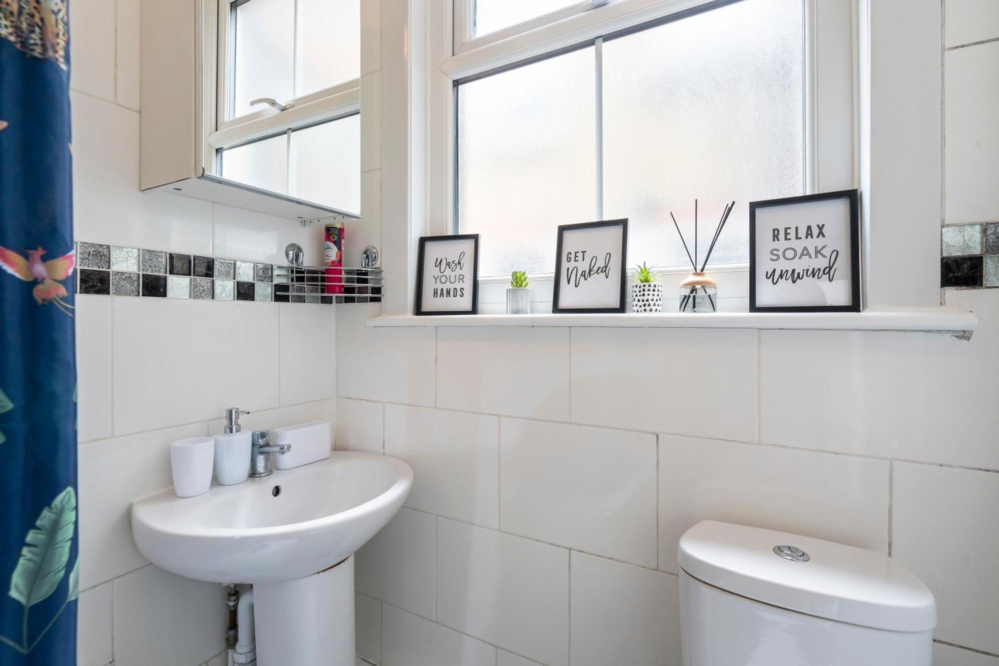 Modern 3 Bedroom Apartment In Wimbeldon Park London Eksteriør bilde