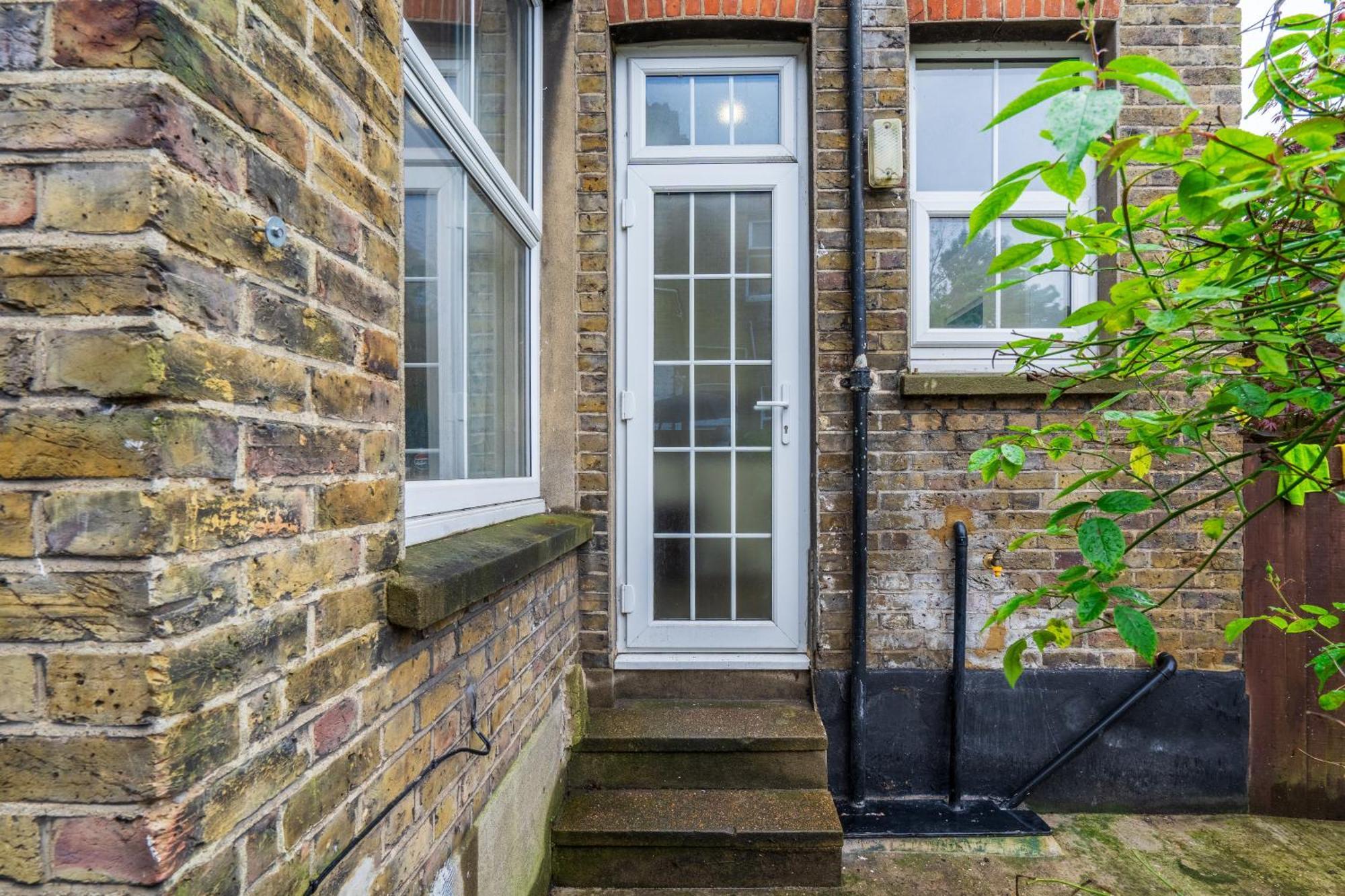 Modern 3 Bedroom Apartment In Wimbeldon Park London Eksteriør bilde